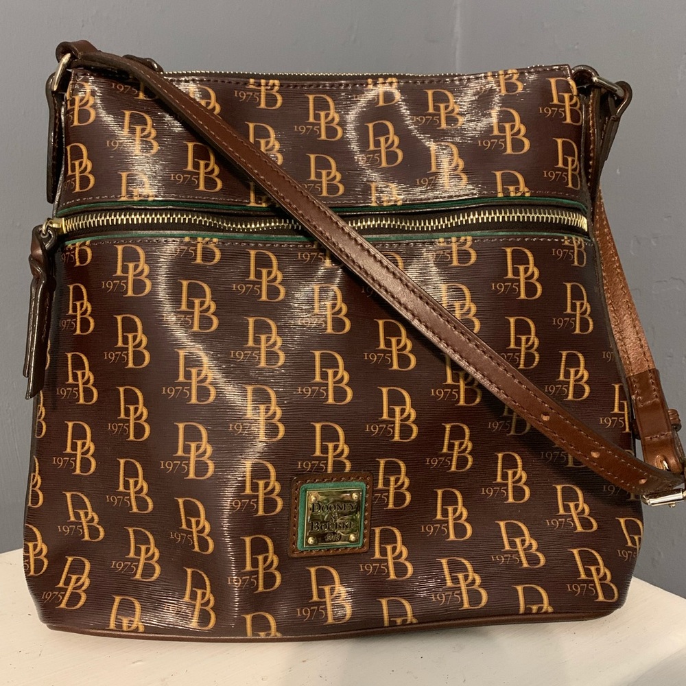 NWOT Dooney and Burke shoulder bag